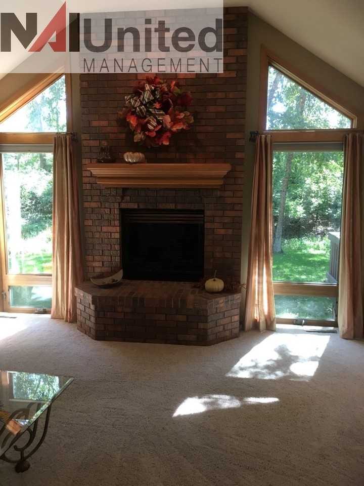 373 Muirfield Ct - Photo 2 of 14