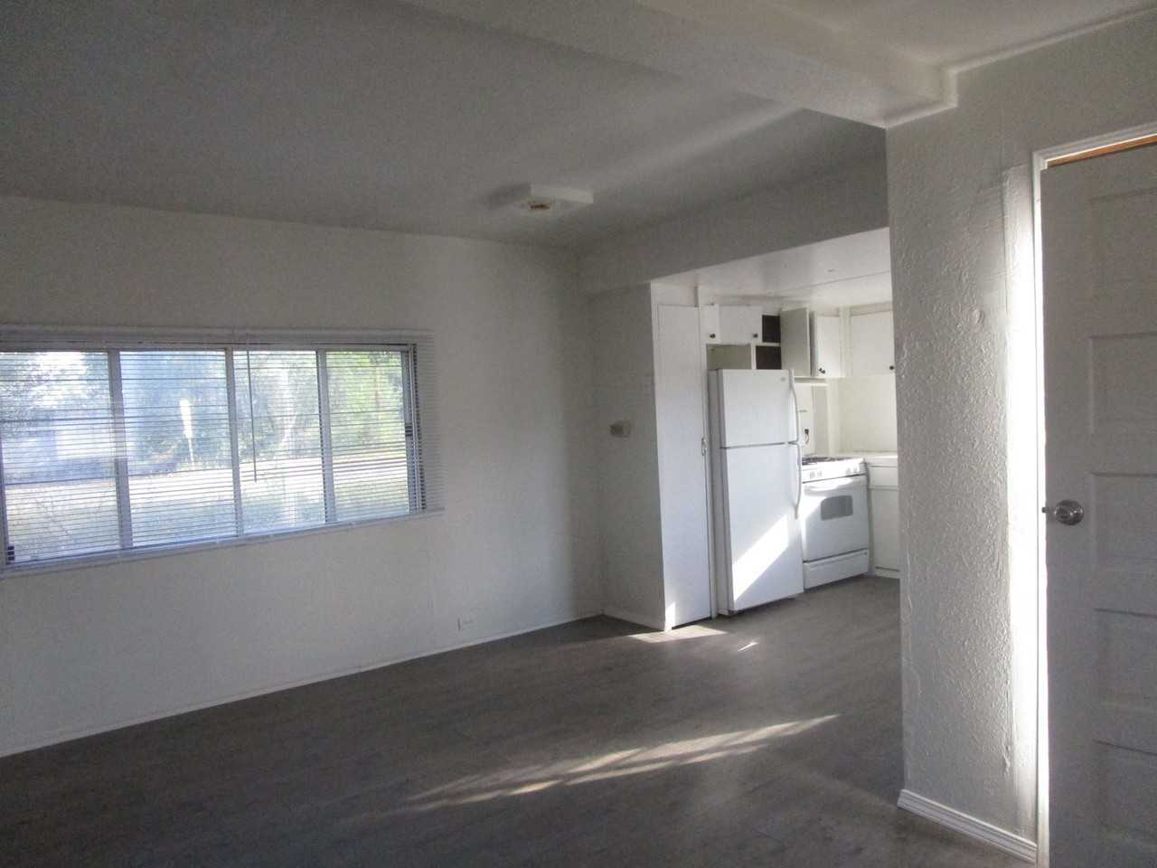 85 N 300 E - Photo 7 of 10