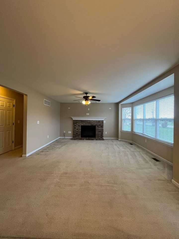 761 Willow Spring Hill Dr - Photo 4 of 16