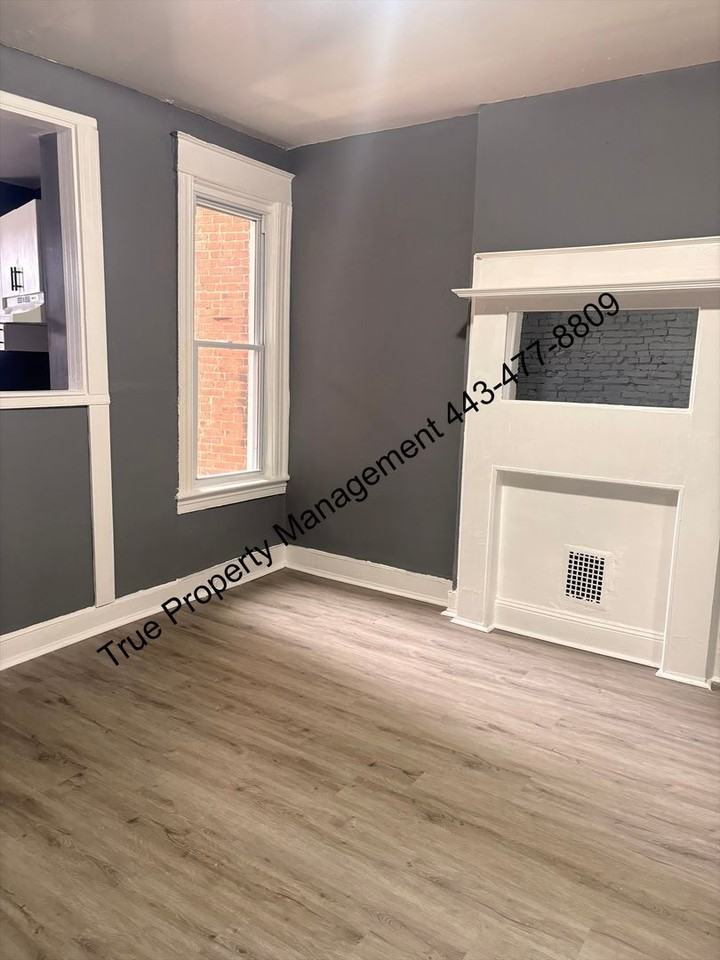 3127 Baker St - Photo 5 of 16