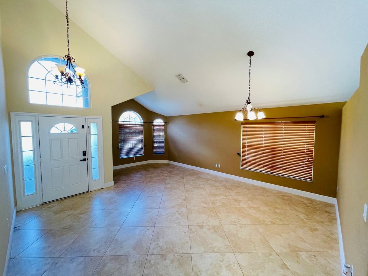 14121 Sapphire Bay Cir - Photo 2 of 39