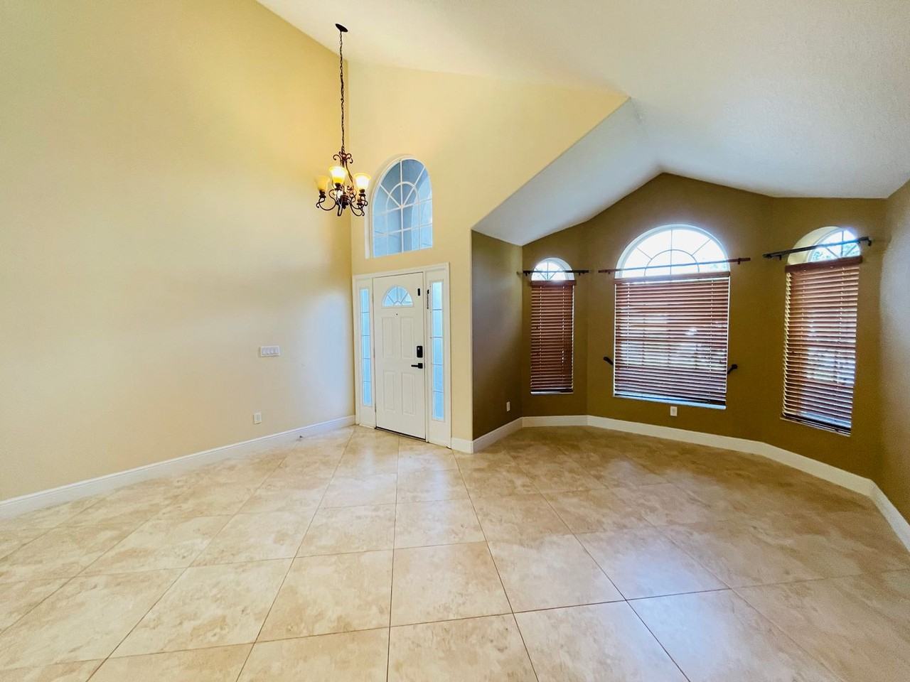 14121 Sapphire Bay Cir - Photo 3 of 39