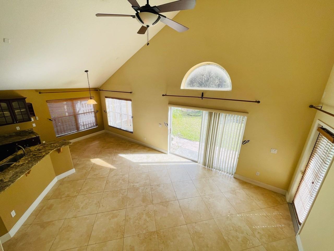14121 Sapphire Bay Cir - Photo 4 of 39