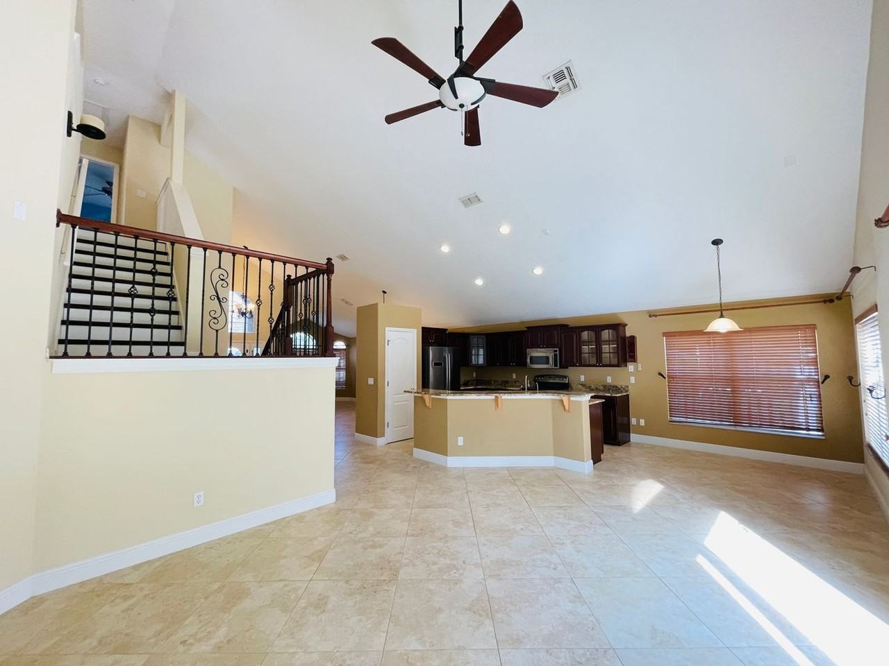 14121 Sapphire Bay Cir - Photo 5 of 39