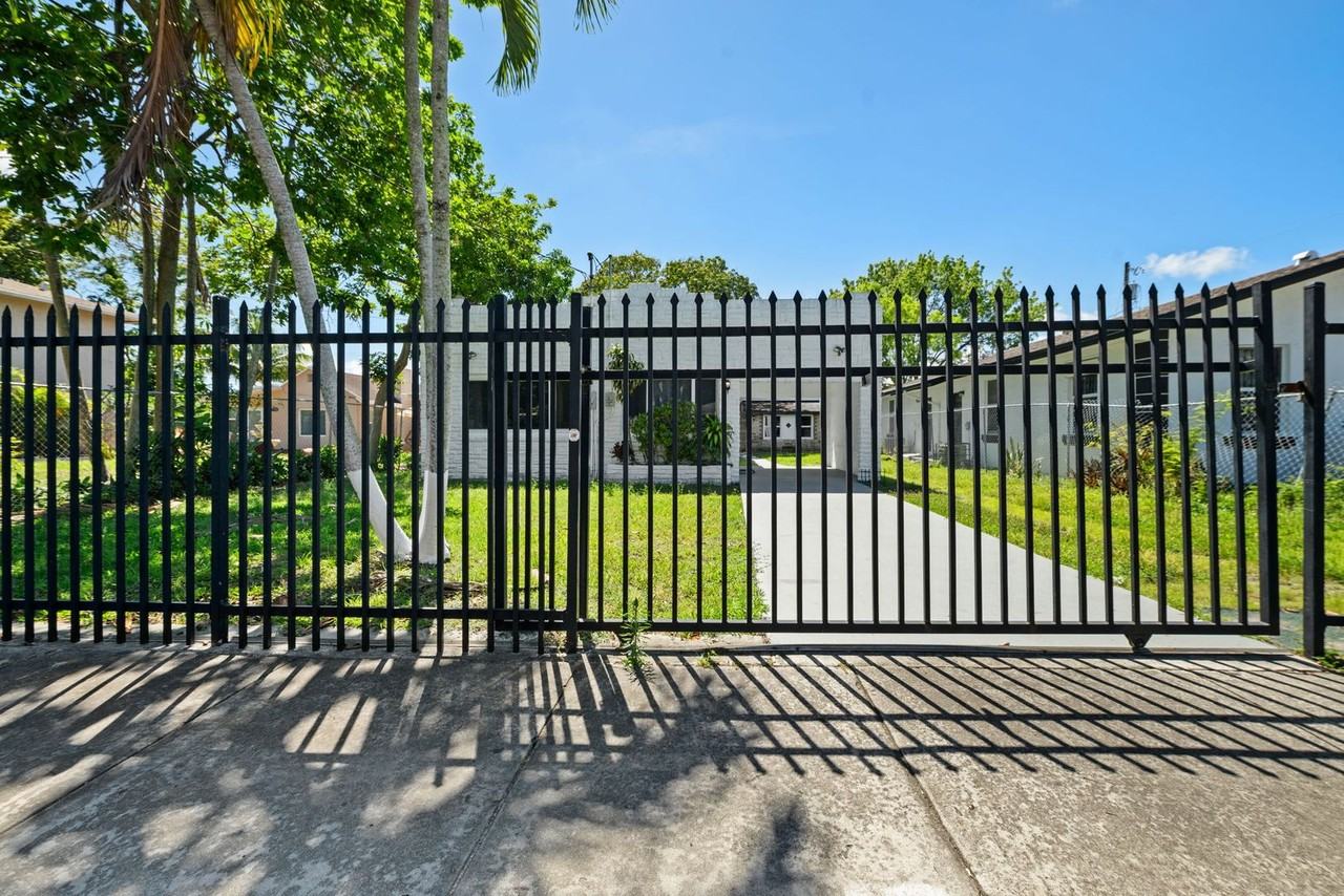 7772 Nw 9th Ave - Photo 2 of 22