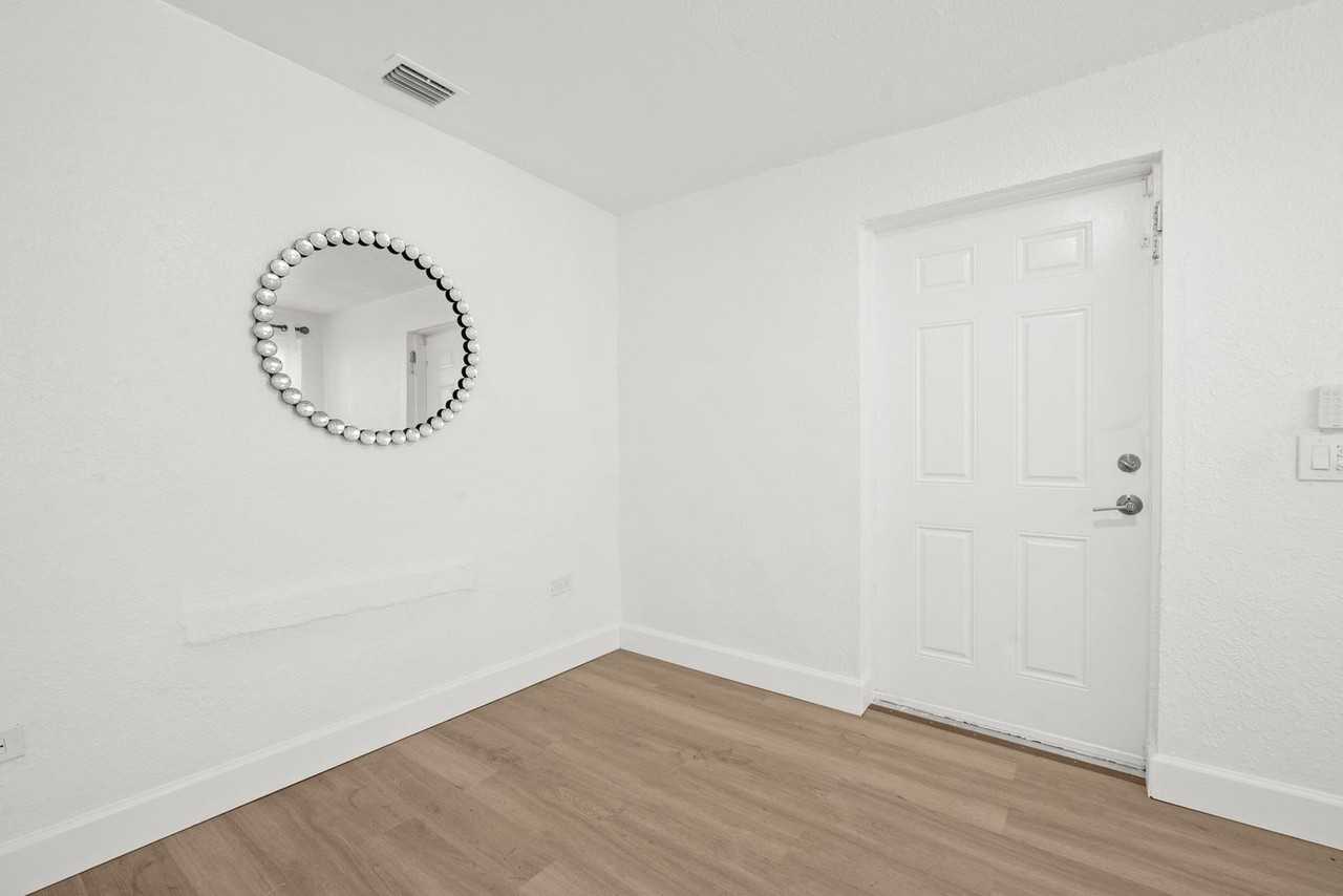 7772 Nw 9th Ave - Photo 5 of 22