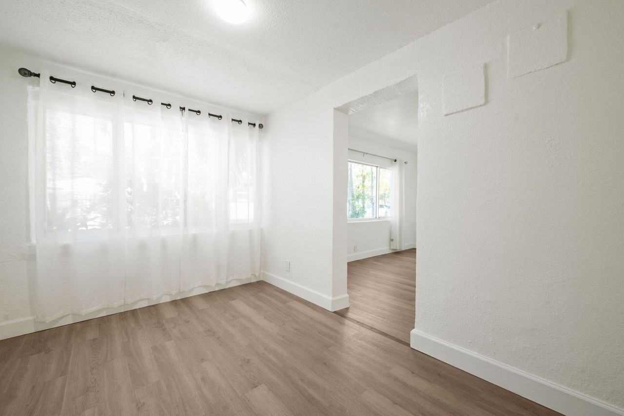 7772 Nw 9th Ave - Photo 7 of 22