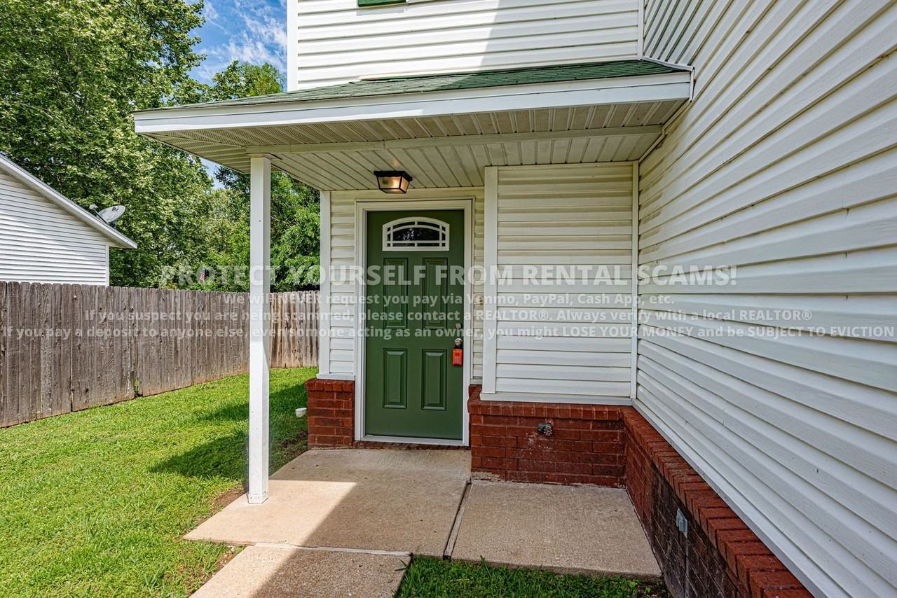 3064 W Mica St - Photo 3 of 19