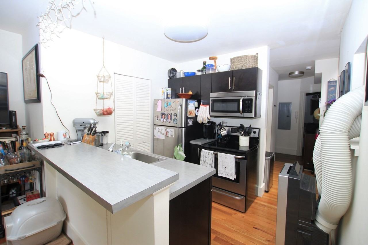 2831 W Girard Ave #3 - Photo 3 of 9