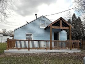906 Daniels Ave - Photo 1 of 1