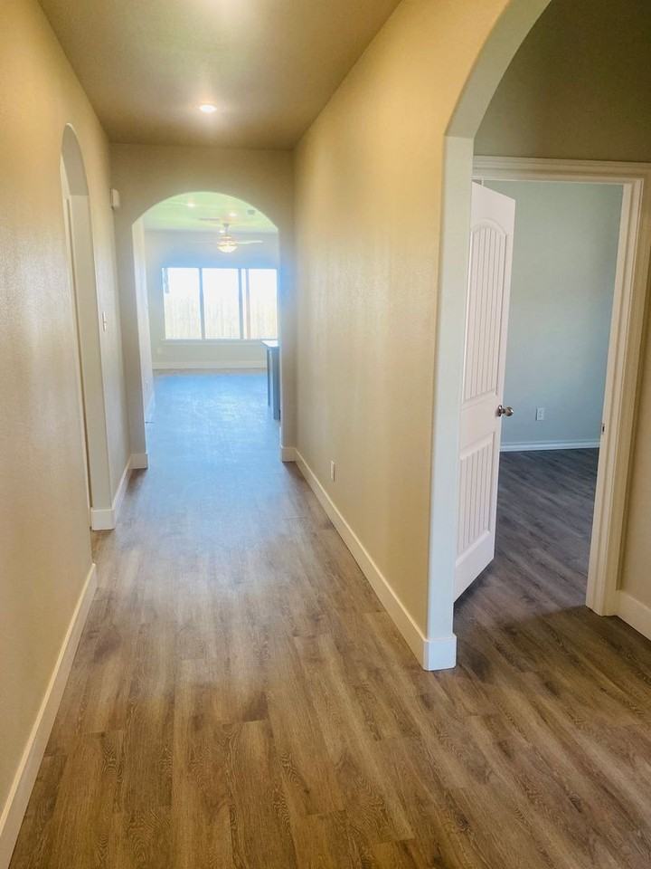 7731 97th St - Photo 3 of 27