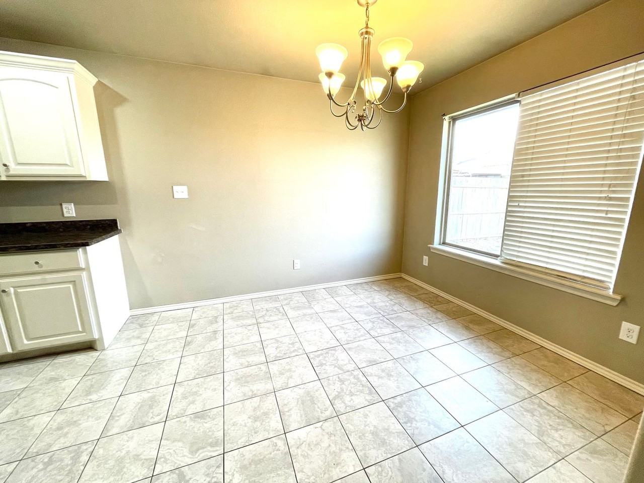 8702 17th St - Photo 4 of 10