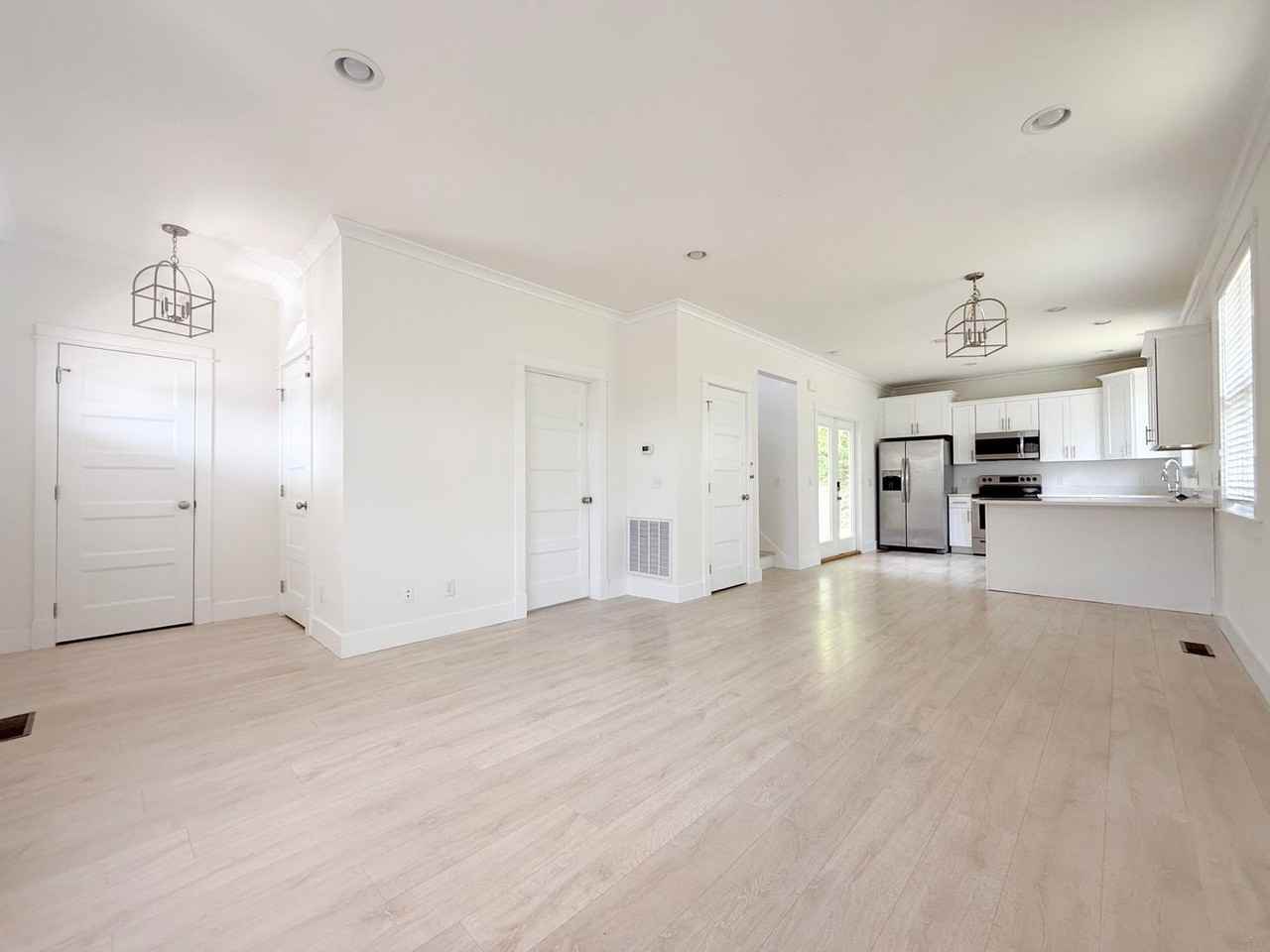 431 Juniper Dr - Photo 3 of 39