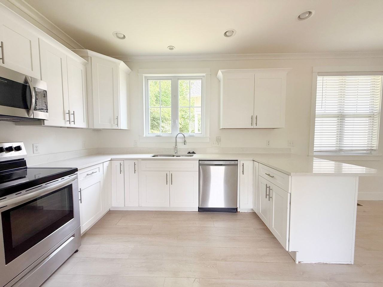 431 Juniper Dr - Photo 7 of 39