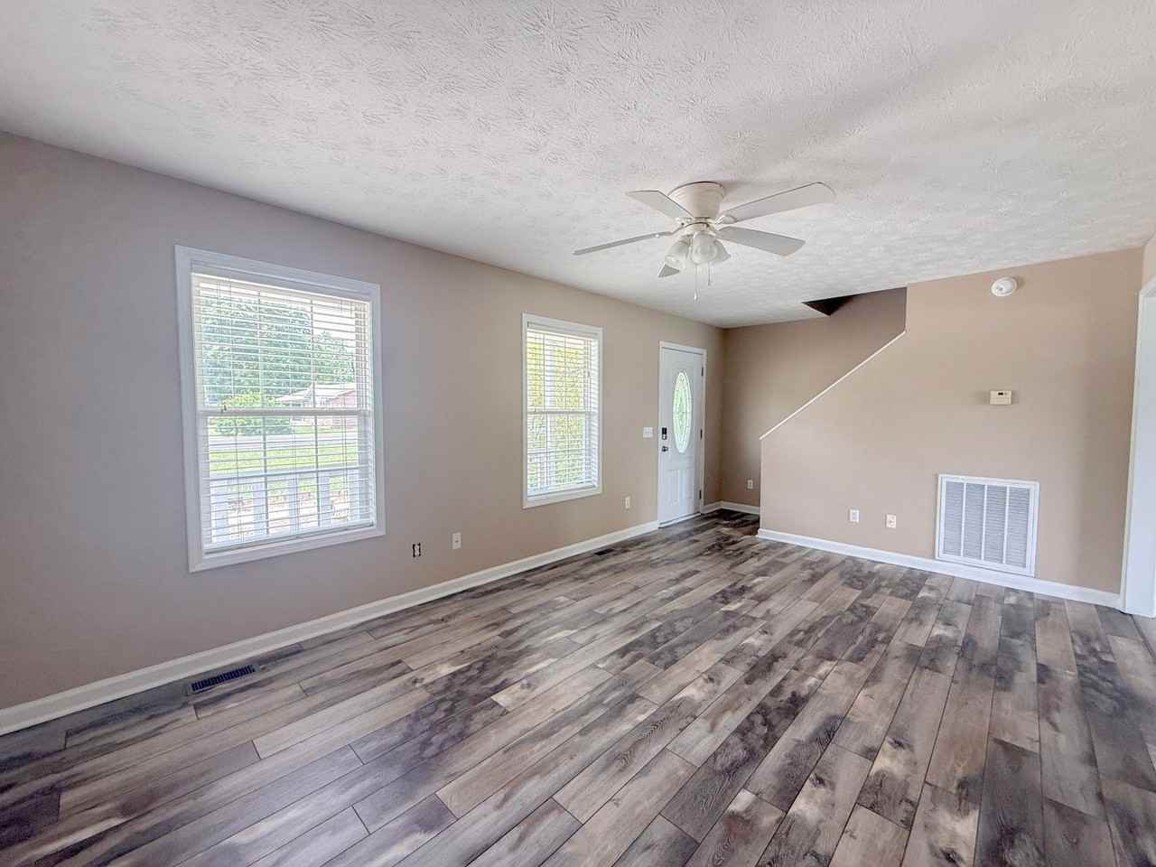 1301 Fisk Rd - Photo 5 of 40