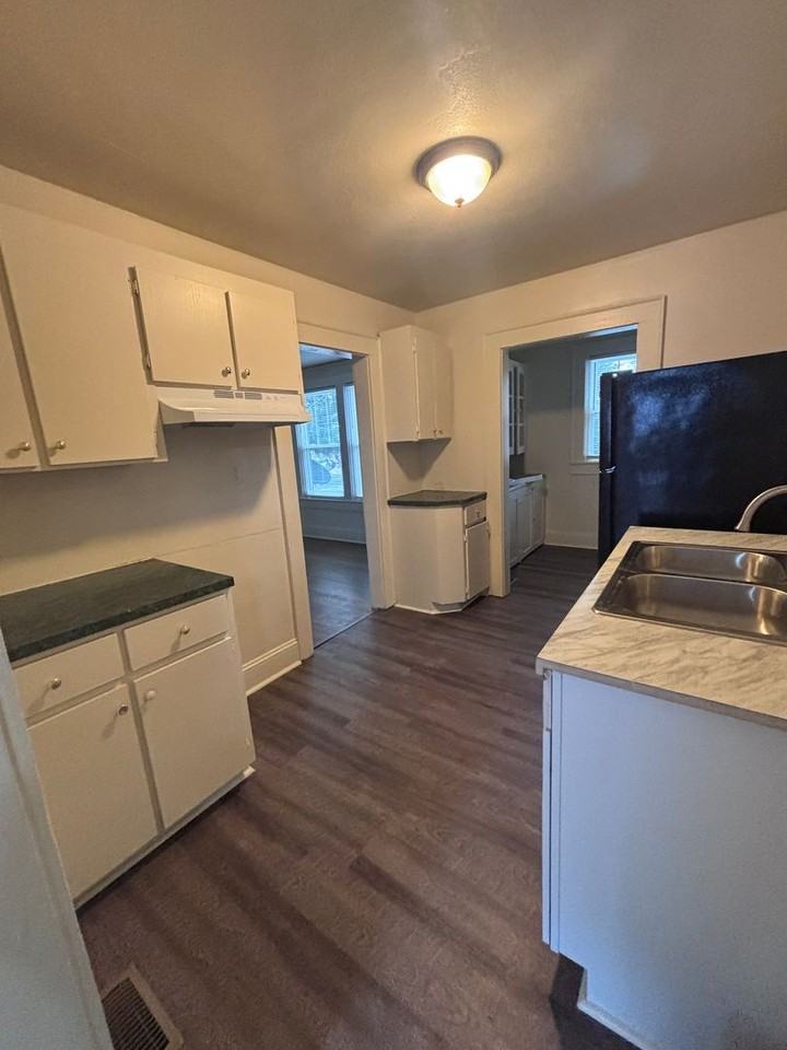 3829 N Sharon Amity Rd - Photo 7 of 12