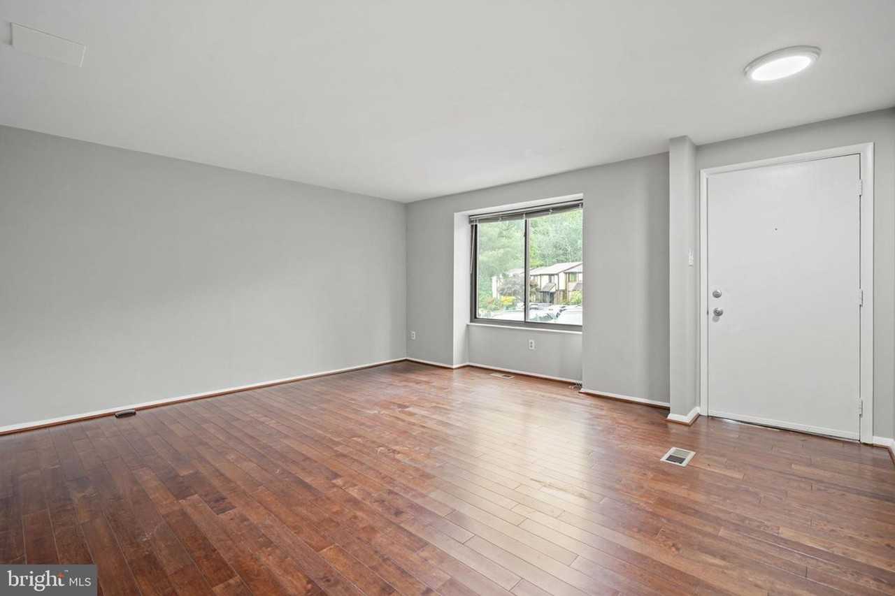 5863 Jacksons Oak Ct - Photo 3 of 39