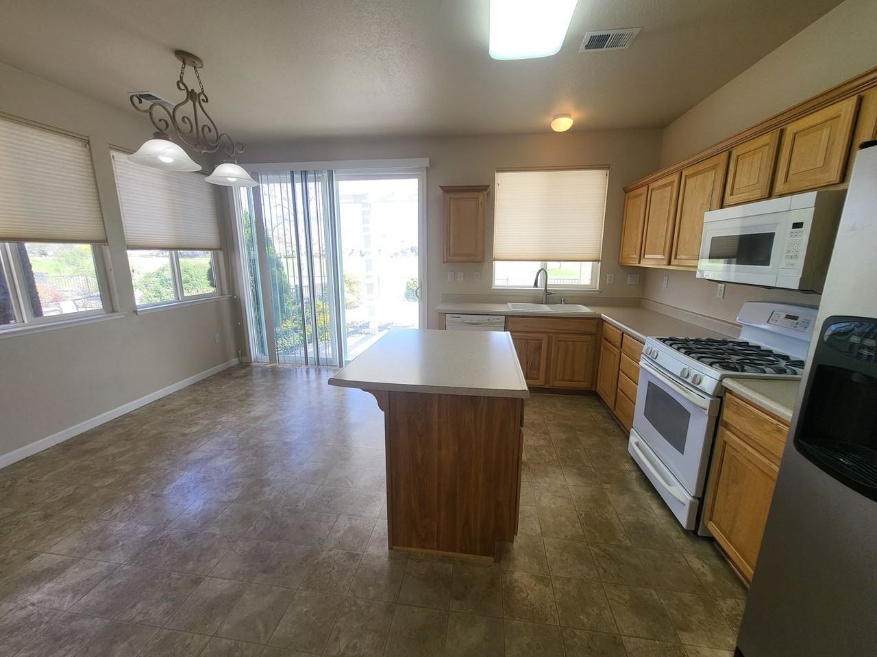 353 Royal Troon Dr - Photo 4 of 12