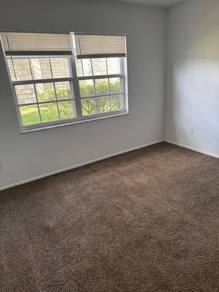 933 Sonesta Ave Ne #J102 - Photo 7 of 19