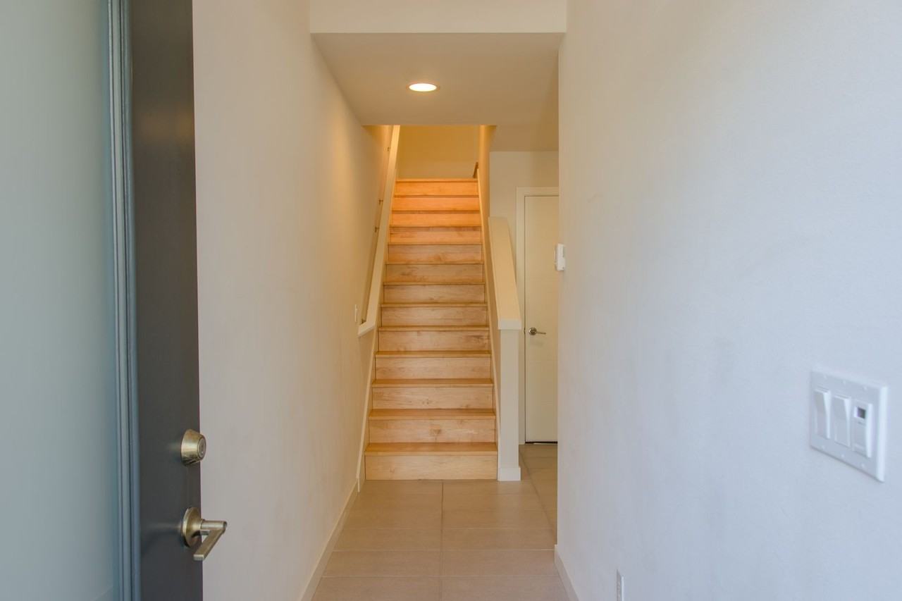 10363 Ashworth Ave N - Photo 2 of 28