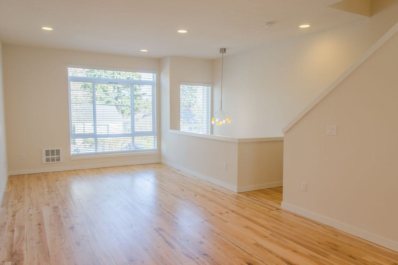 10363 Ashworth Ave N - Photo 3 of 28