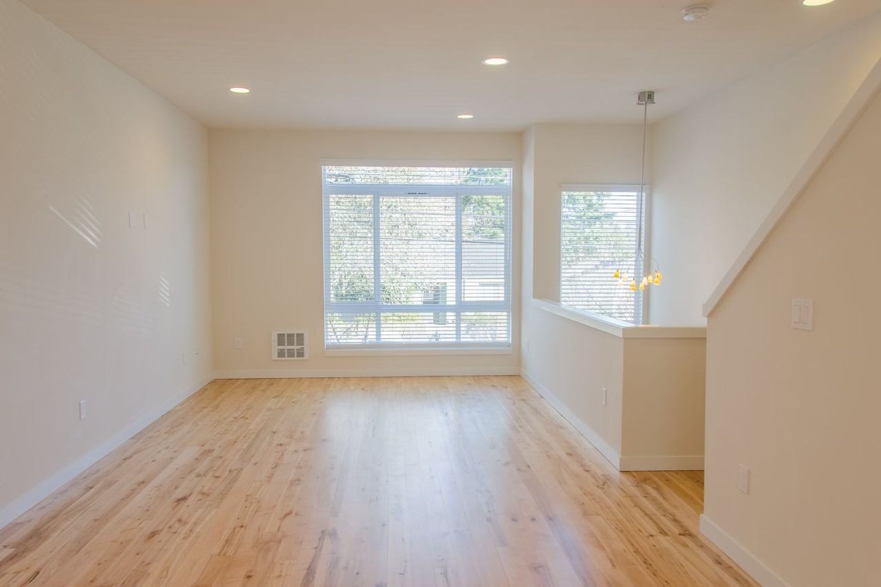 10363 Ashworth Ave N - Photo 4 of 28