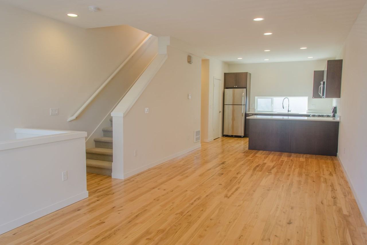 10363 Ashworth Ave N - Photo 6 of 28