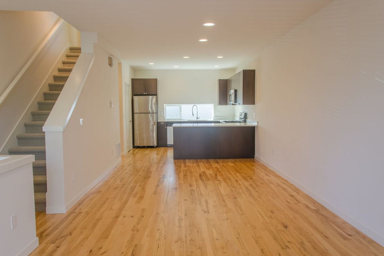 10363 Ashworth Ave N - Photo 7 of 28