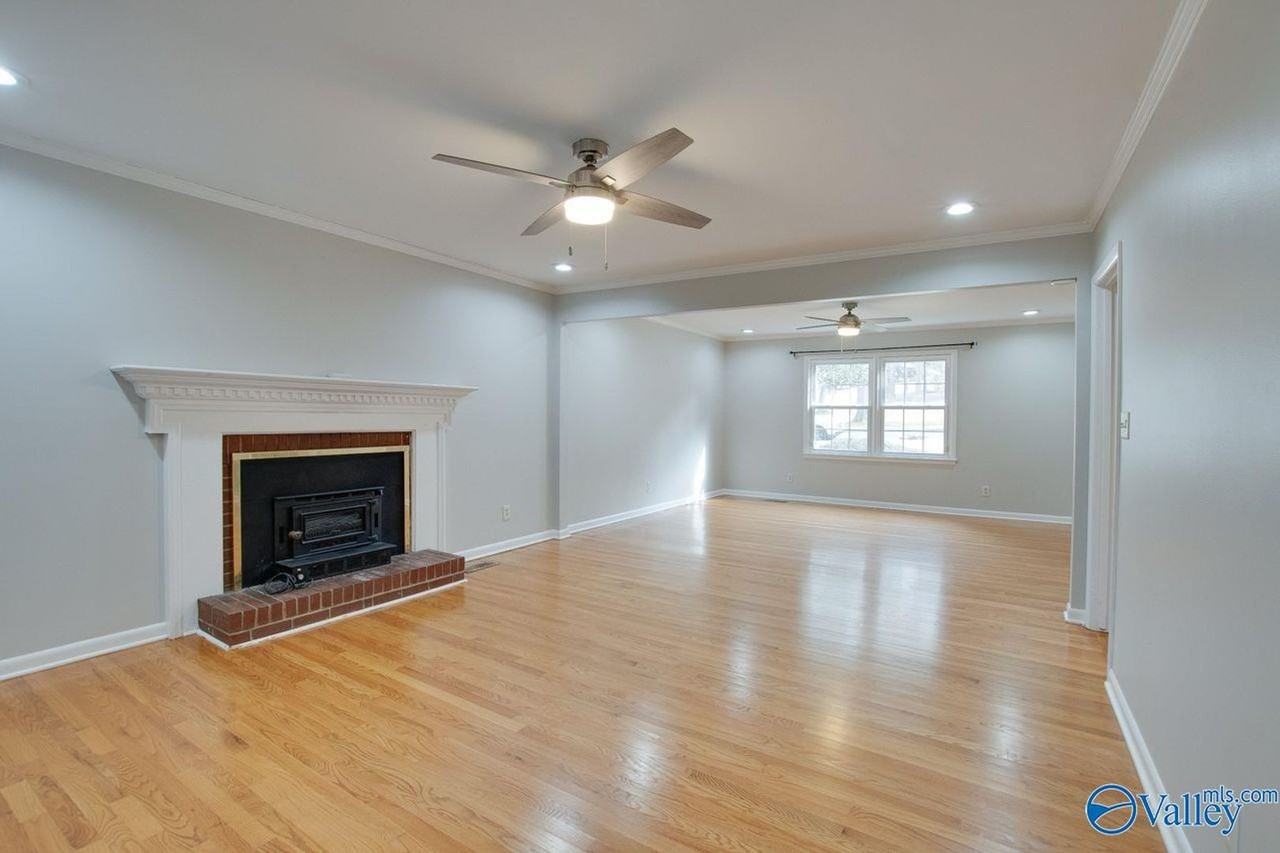 2700 Briarwood Cir Se - Photo 4 of 29