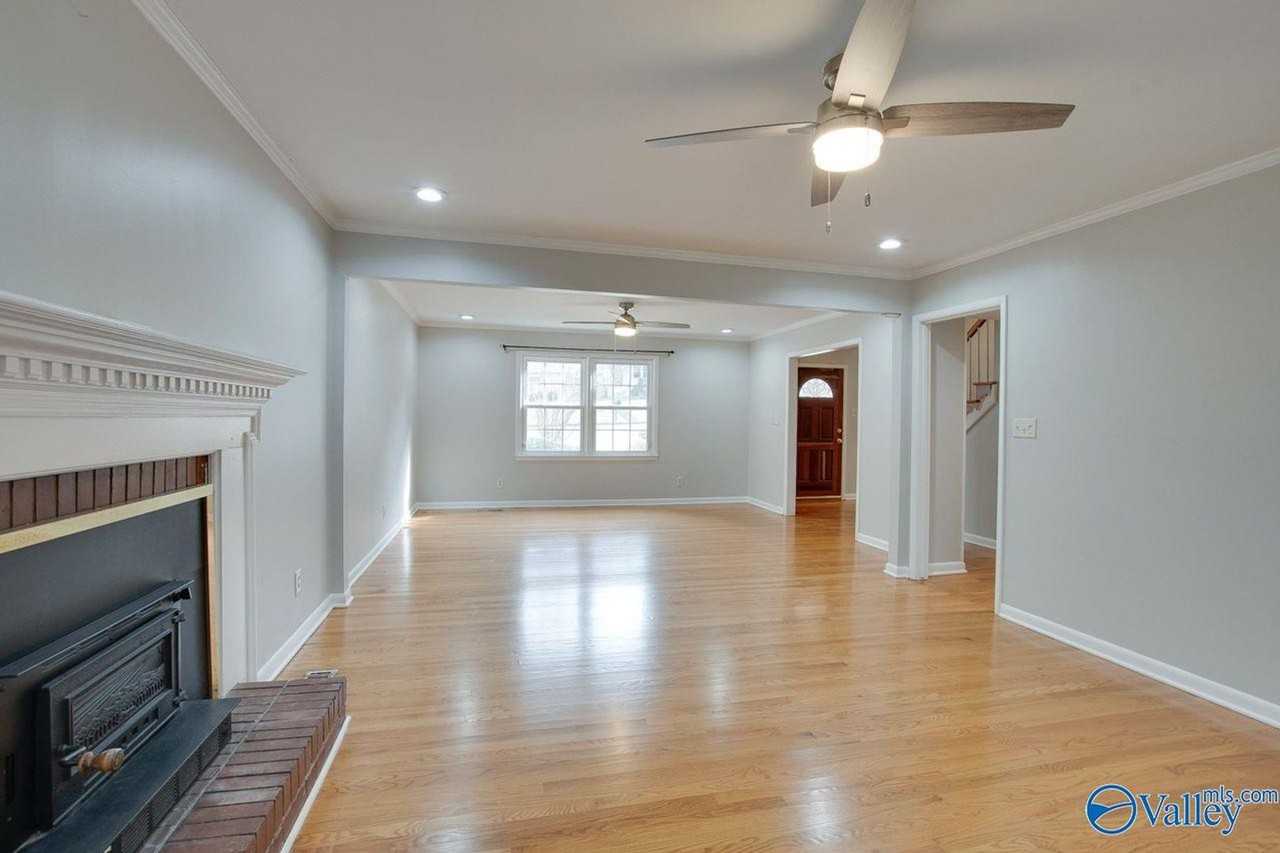 2700 Briarwood Cir Se - Photo 5 of 29