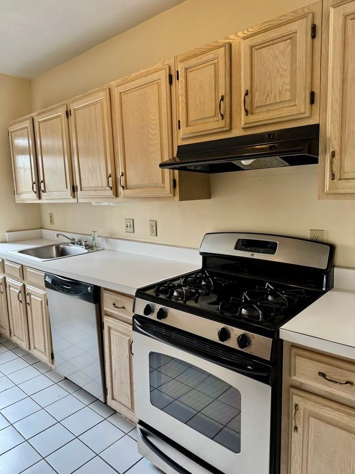 2552 Madison - Photo 3 of 22
