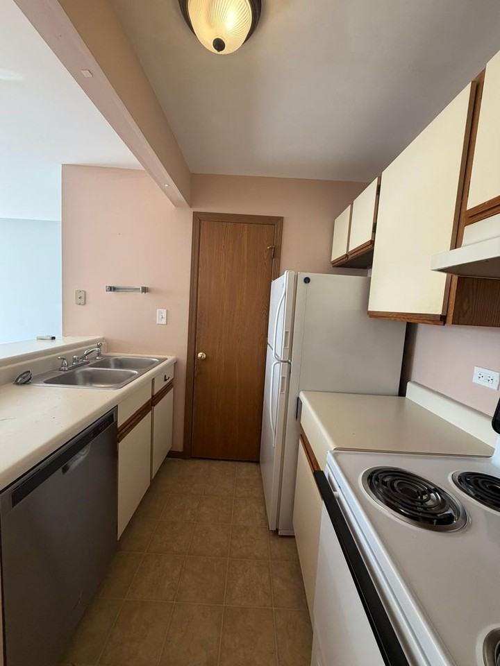 4312 W Shamrock Ln #2D - Photo 3 of 17