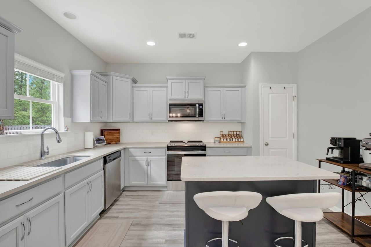 52 Southern Way - Photo 5 of 36