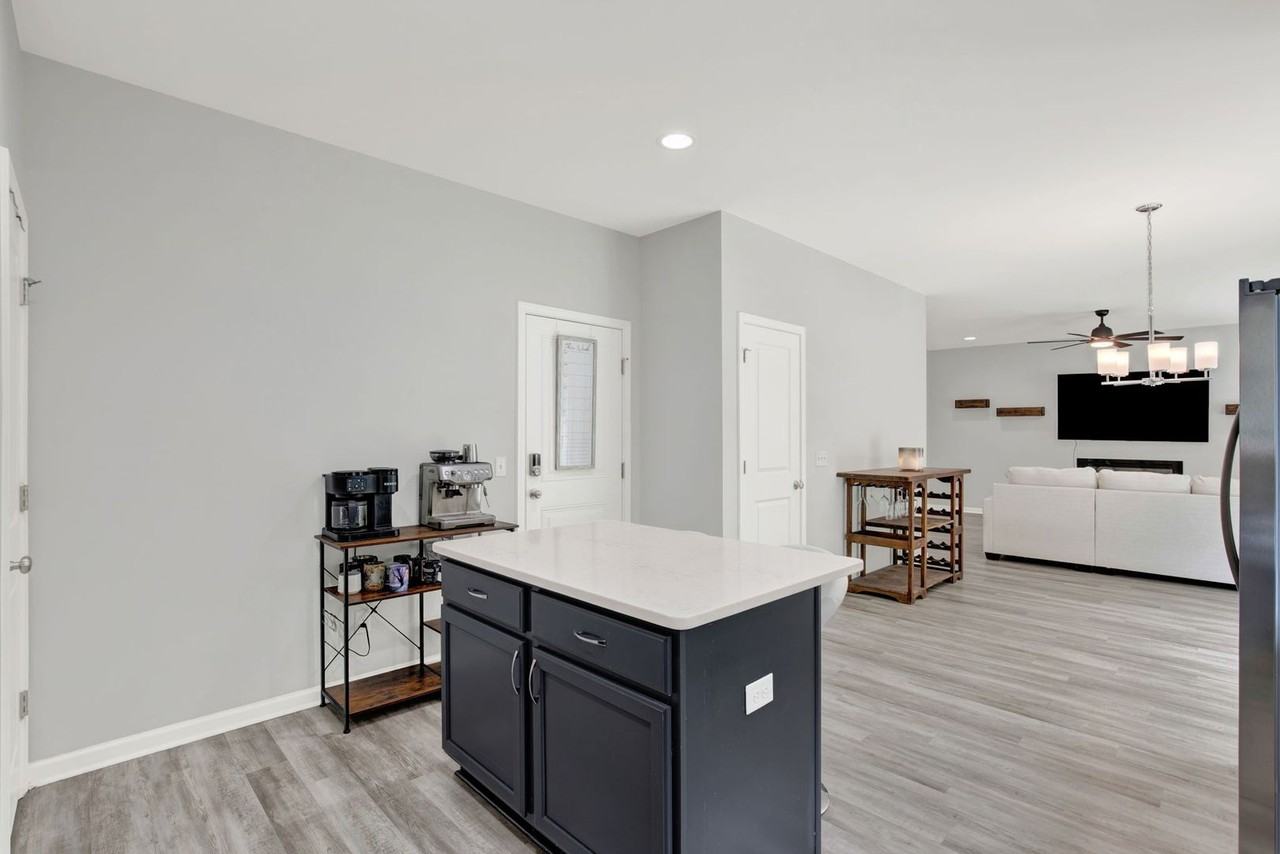 52 Southern Way - Photo 6 of 36