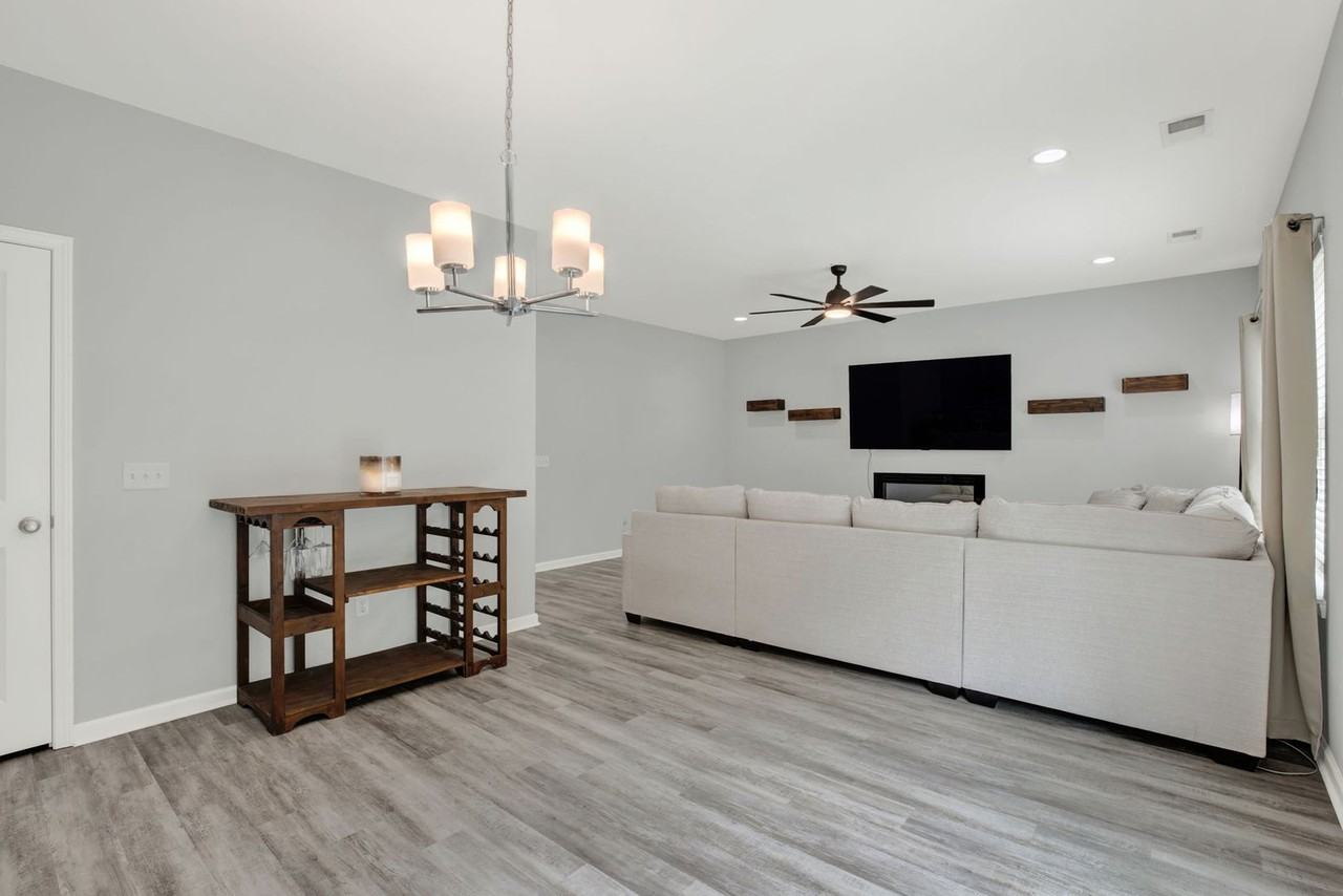 52 Southern Way - Photo 7 of 36