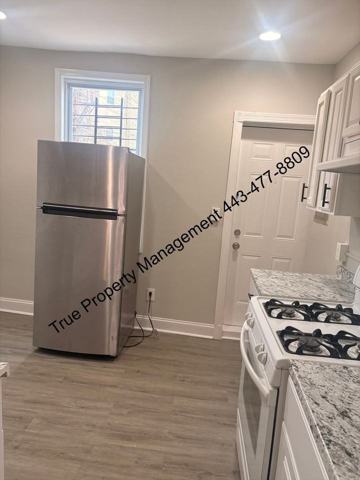 1614 N Calhoun St - Photo 4 of 14