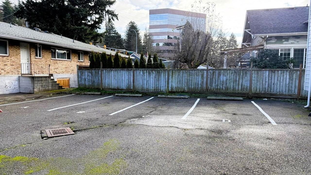 Where Dreams Meet Location. Modern/Unique Unit & FREE Parking! - Photo 4 of 4