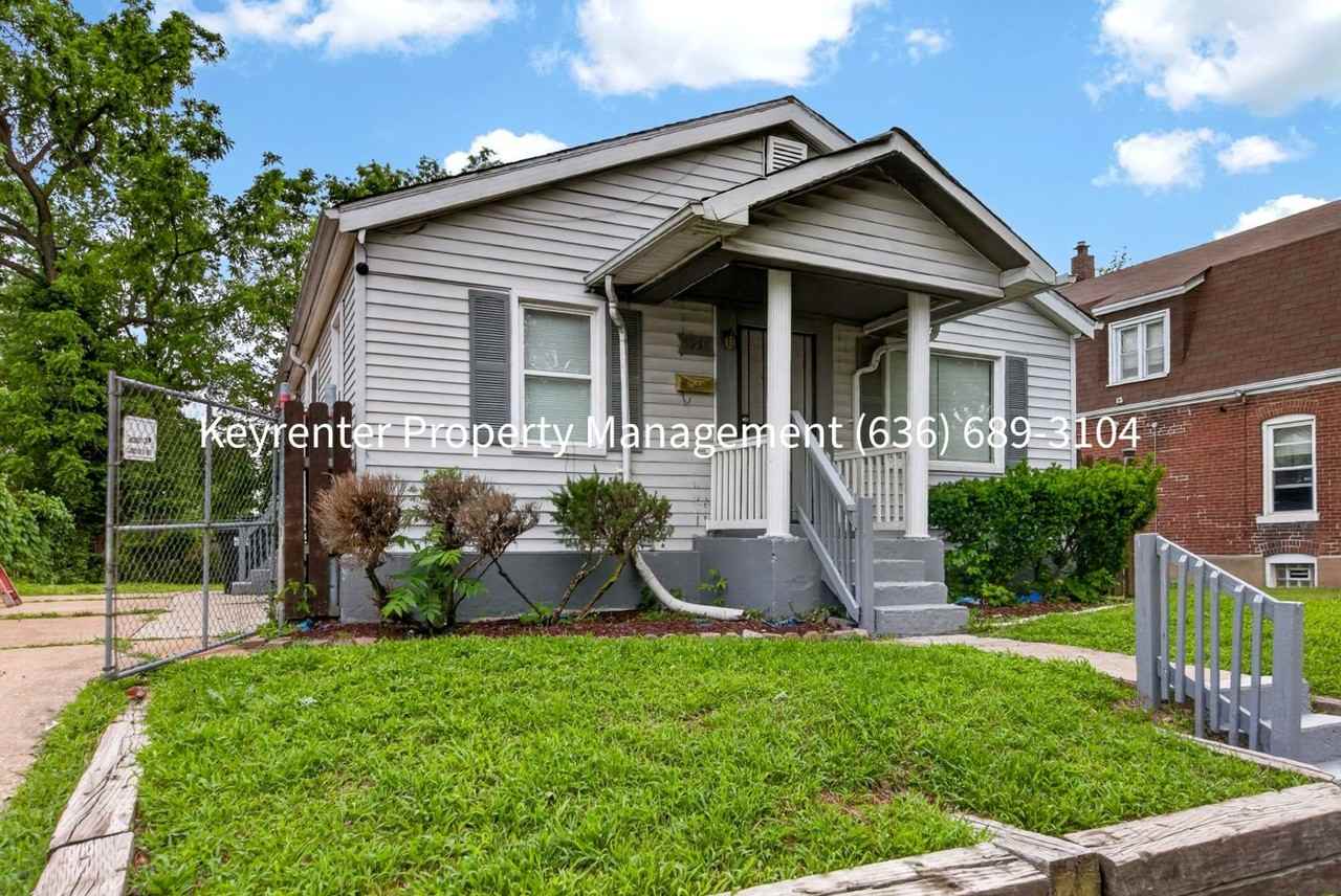 5936 Theodore Ave - Photo 2 of 33