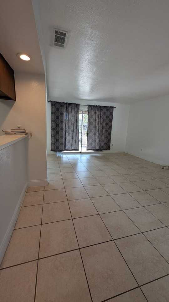 4028 Billingsgate Rd #1902 - Photo 3 of 8