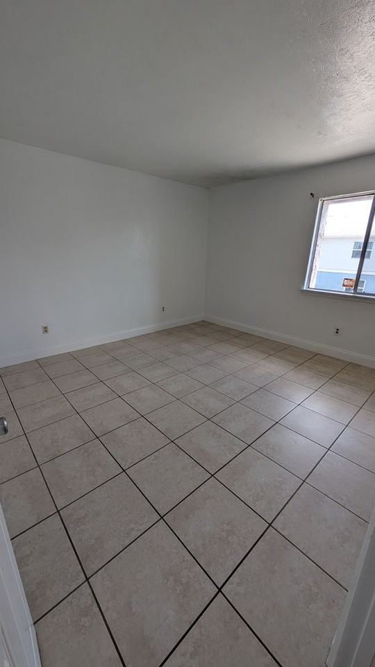 4028 Billingsgate Rd #1902 - Photo 6 of 8