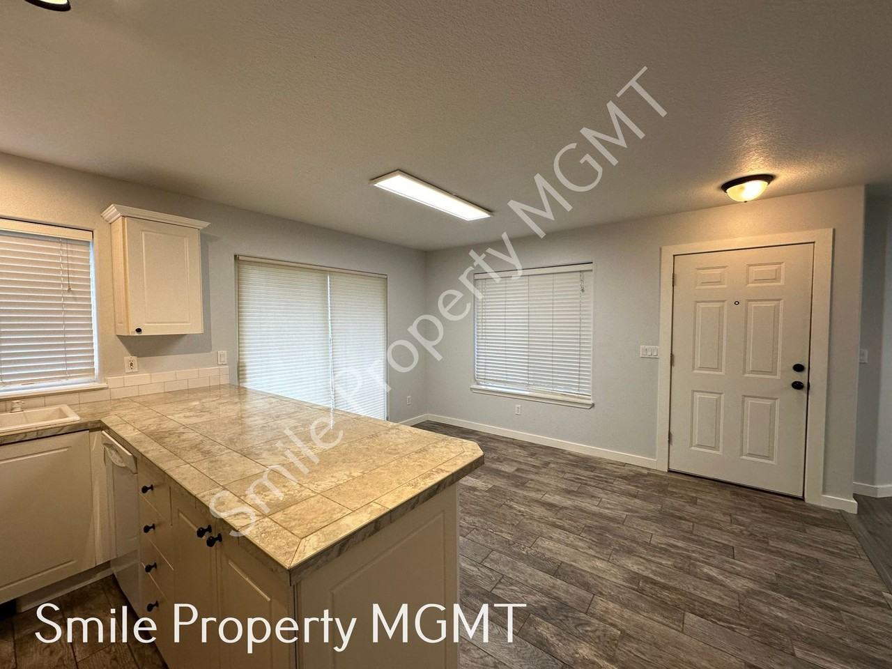 14095 Se Summerfield Loop - Photo 4 of 24