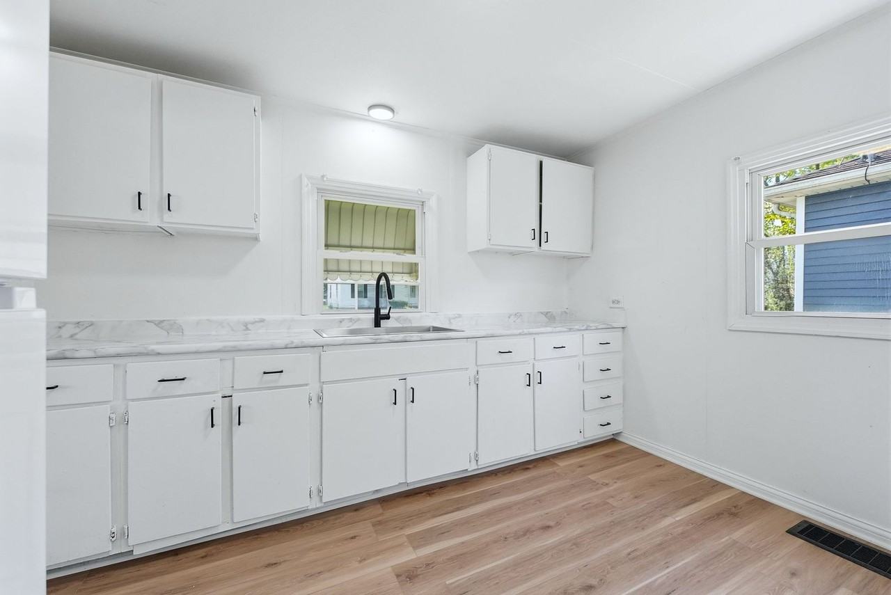 4014 Oliver St - Photo 3 of 18