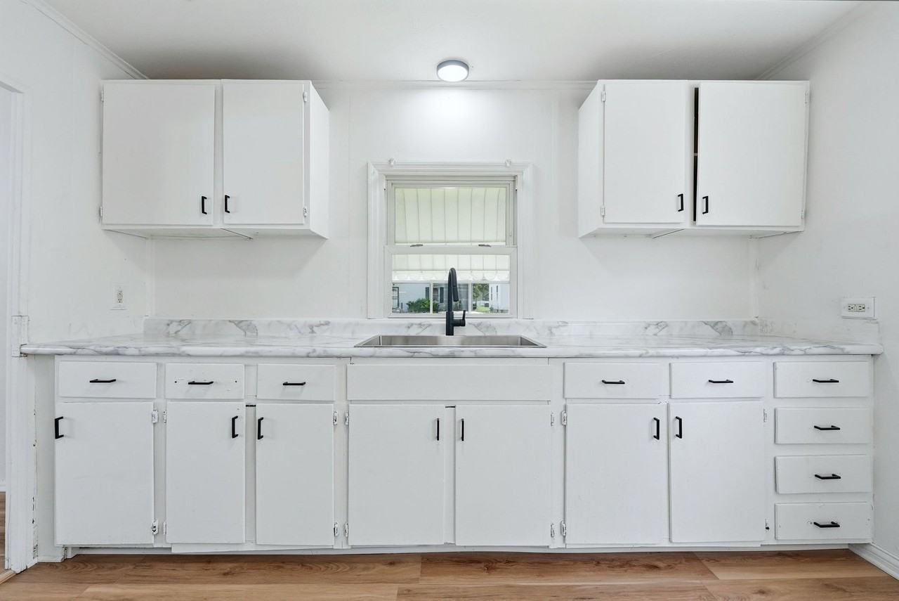 4014 Oliver St - Photo 4 of 18