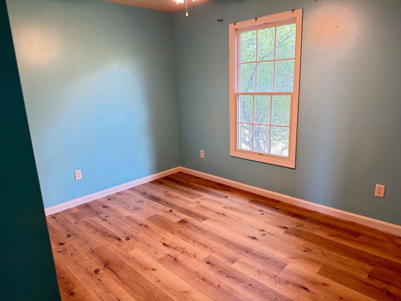 1105 E Shelbourne Dr - Photo 7 of 17