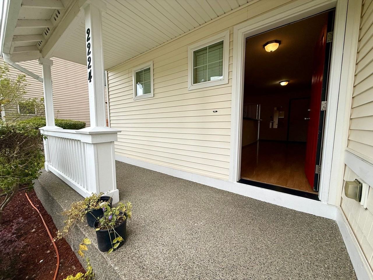 2224 Bobs Hollow Ln - Photo 2 of 22