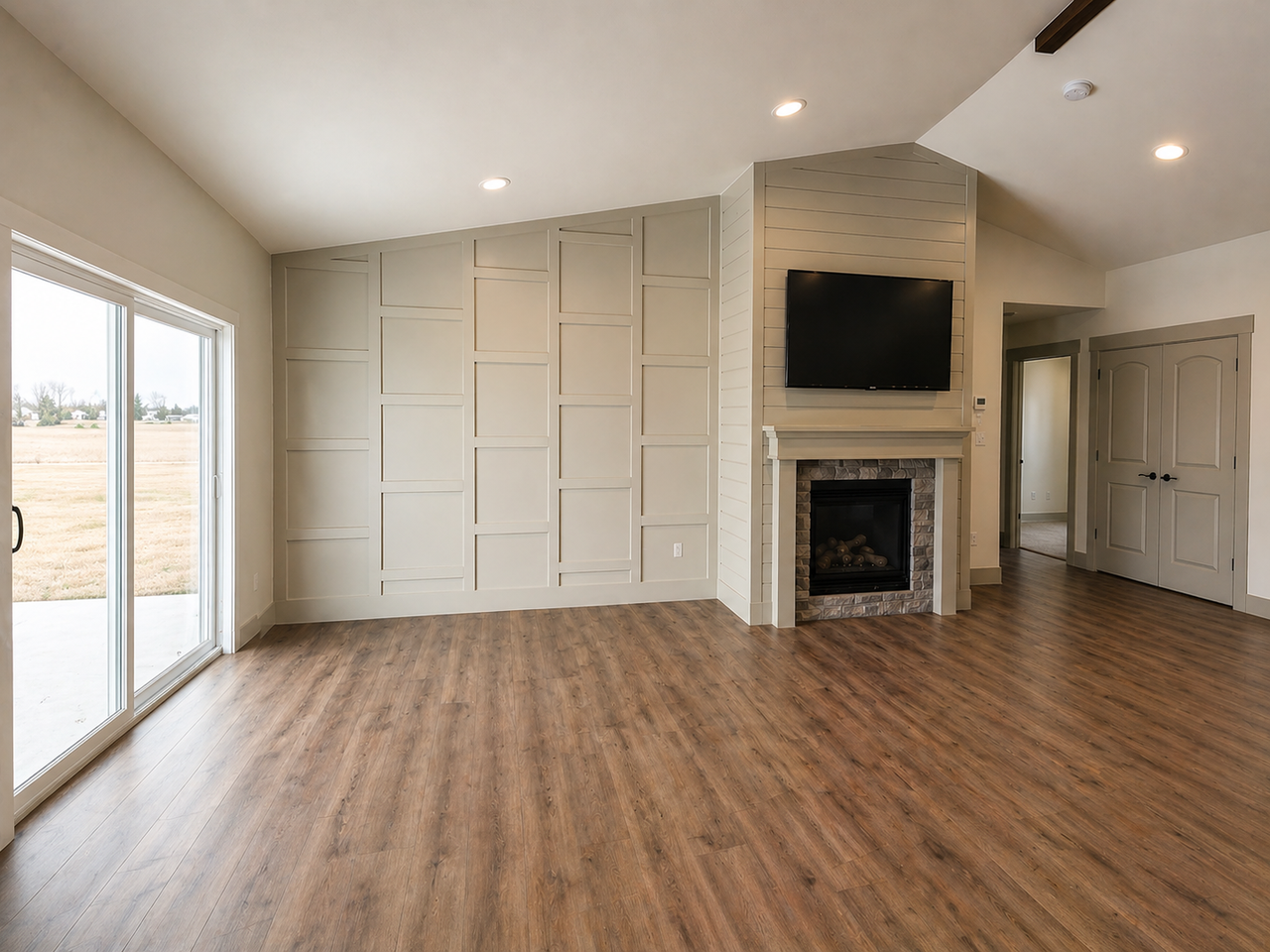 2675 Titan Dr - Photo 3 of 27