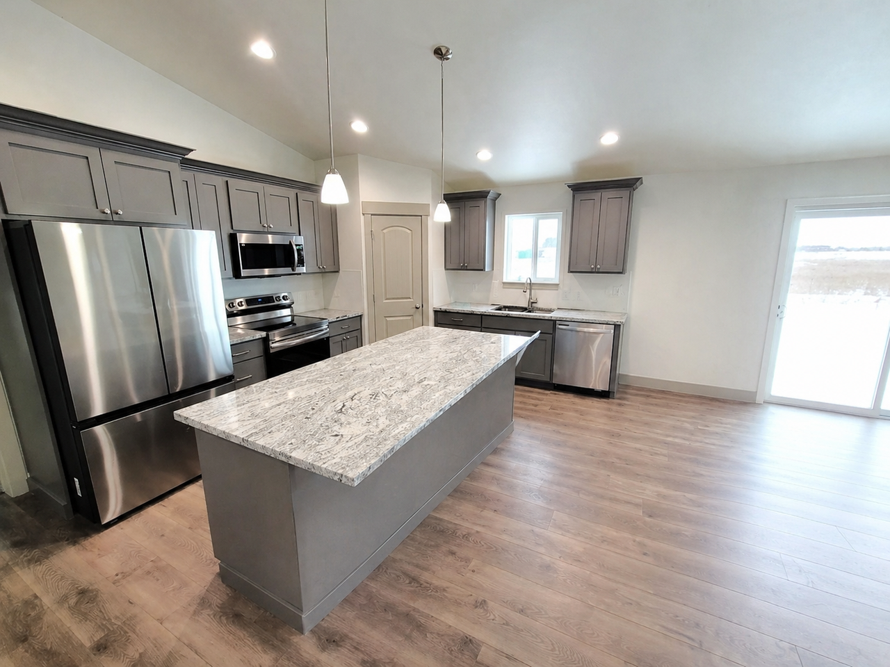 2675 Titan Dr - Photo 4 of 27