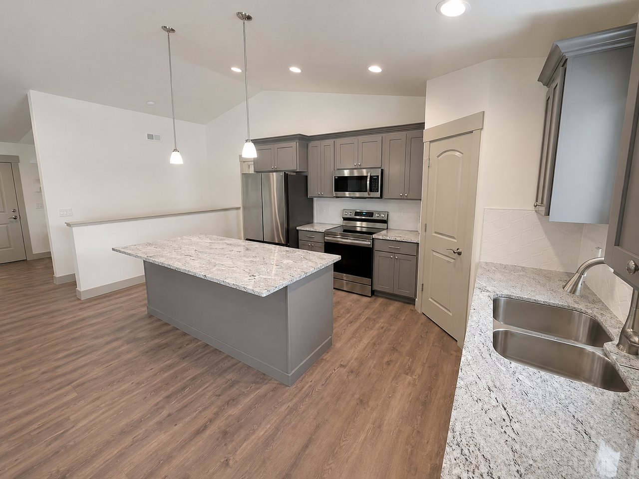 2675 Titan Dr - Photo 5 of 27