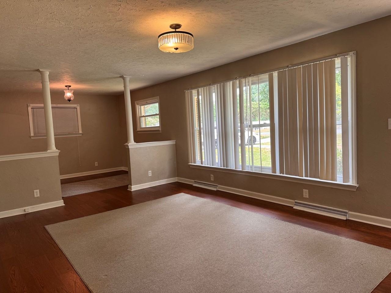 453 Foster St - Photo 2 of 27