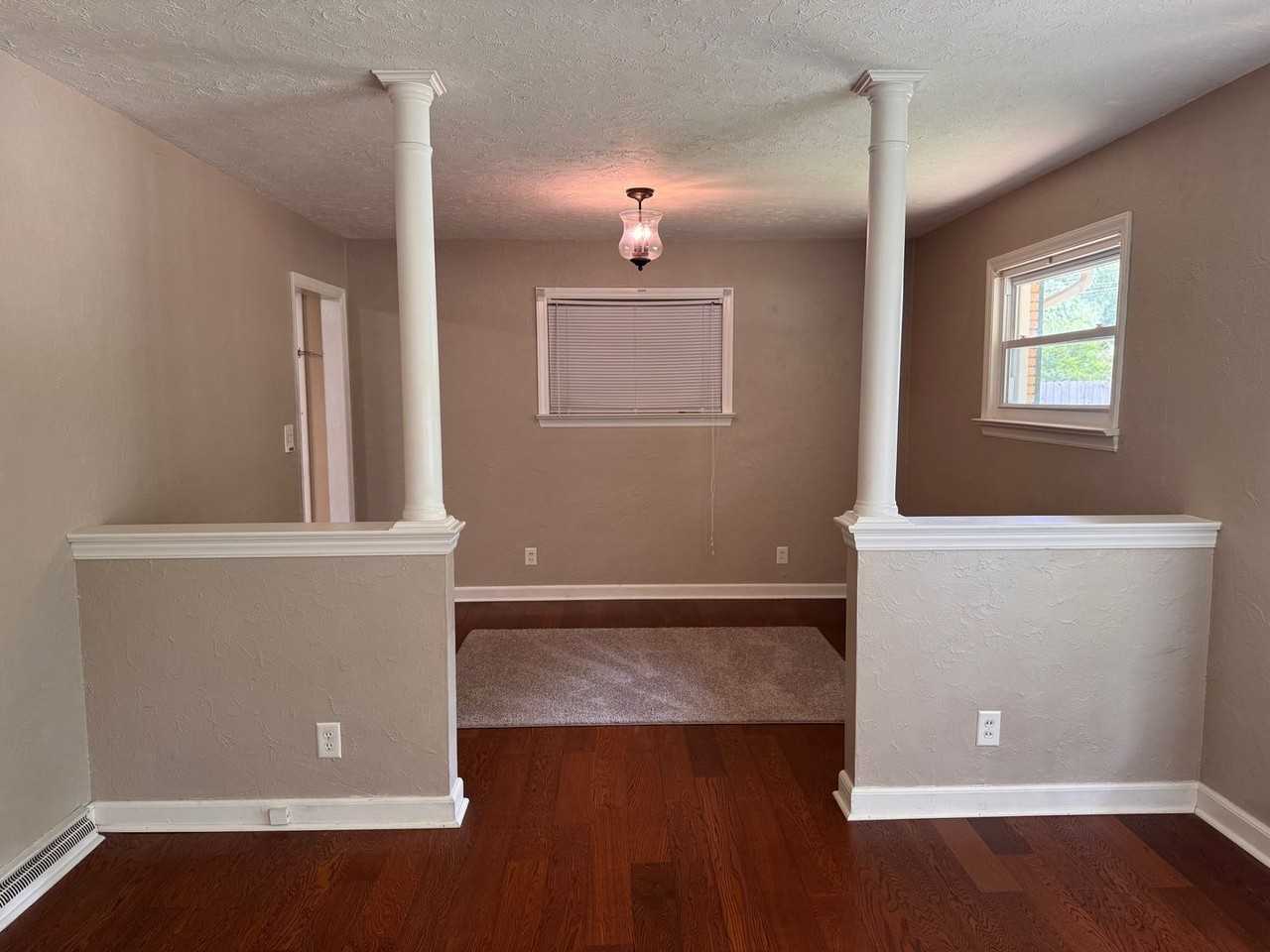 453 Foster St - Photo 4 of 27